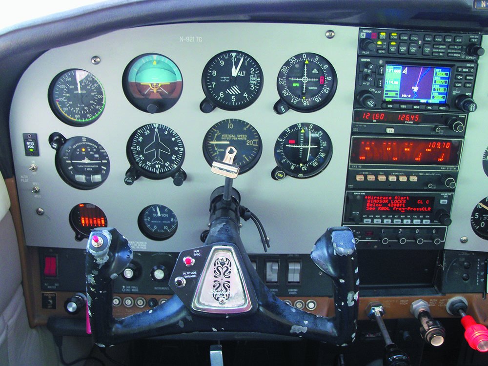 Cessna 182 Skylane steam gauges