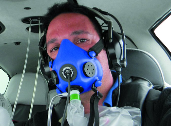 oxygen mask with microphone