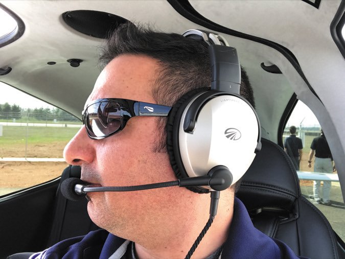 best sunglasses for pilots oakley