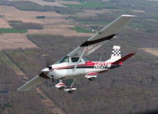 That’s Mark Kolanowski’s A150K aerobat in the lead photo (credit for the good air-to-air snap goes to Gage Altrock). Kolanowski said his 150 is a good camera plane partly because it flies well hands off, and fine course corrections can be made by weight-shifting and opening windows.